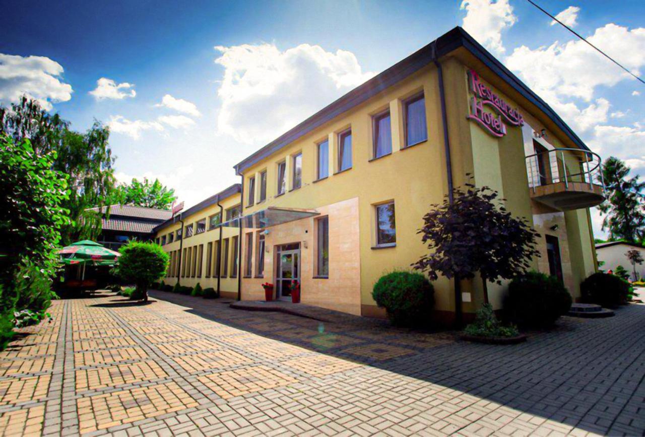 Restauracja Sonata Bed and Breakfast Zwierzyniec Exterior foto